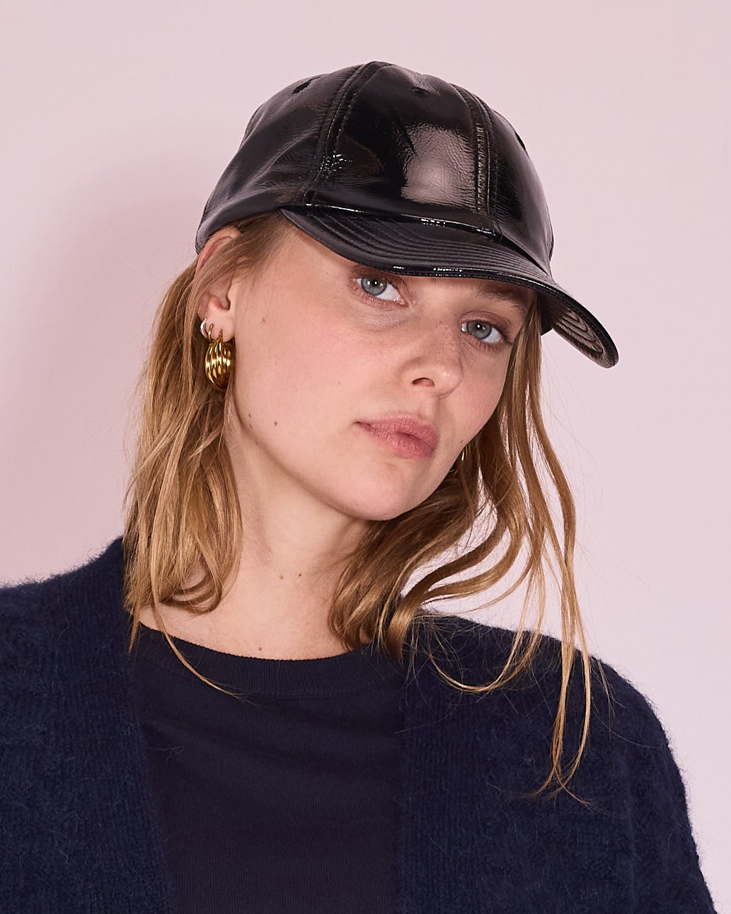Jo pet in black faux leather