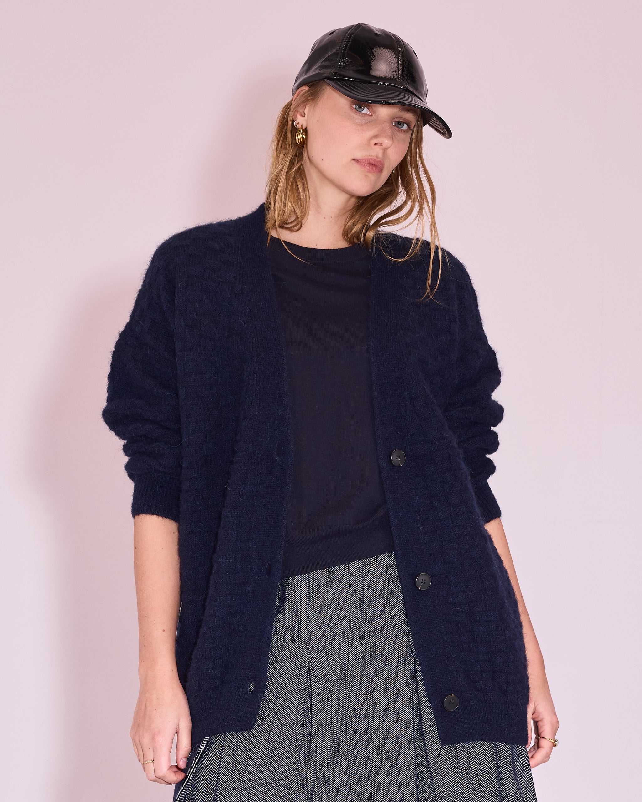 Jo pet in black faux leather