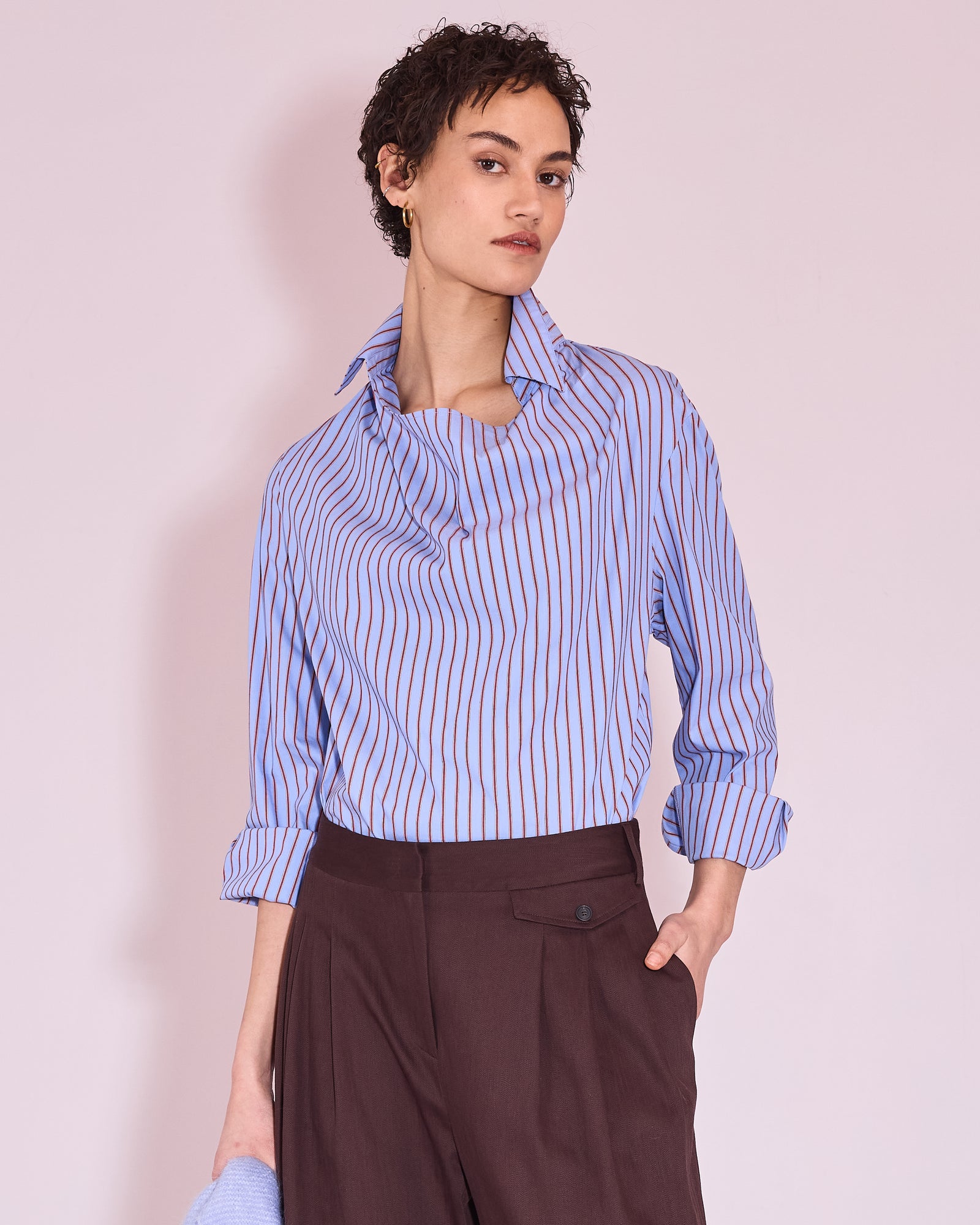 Julla blouse in cornflower blue / red