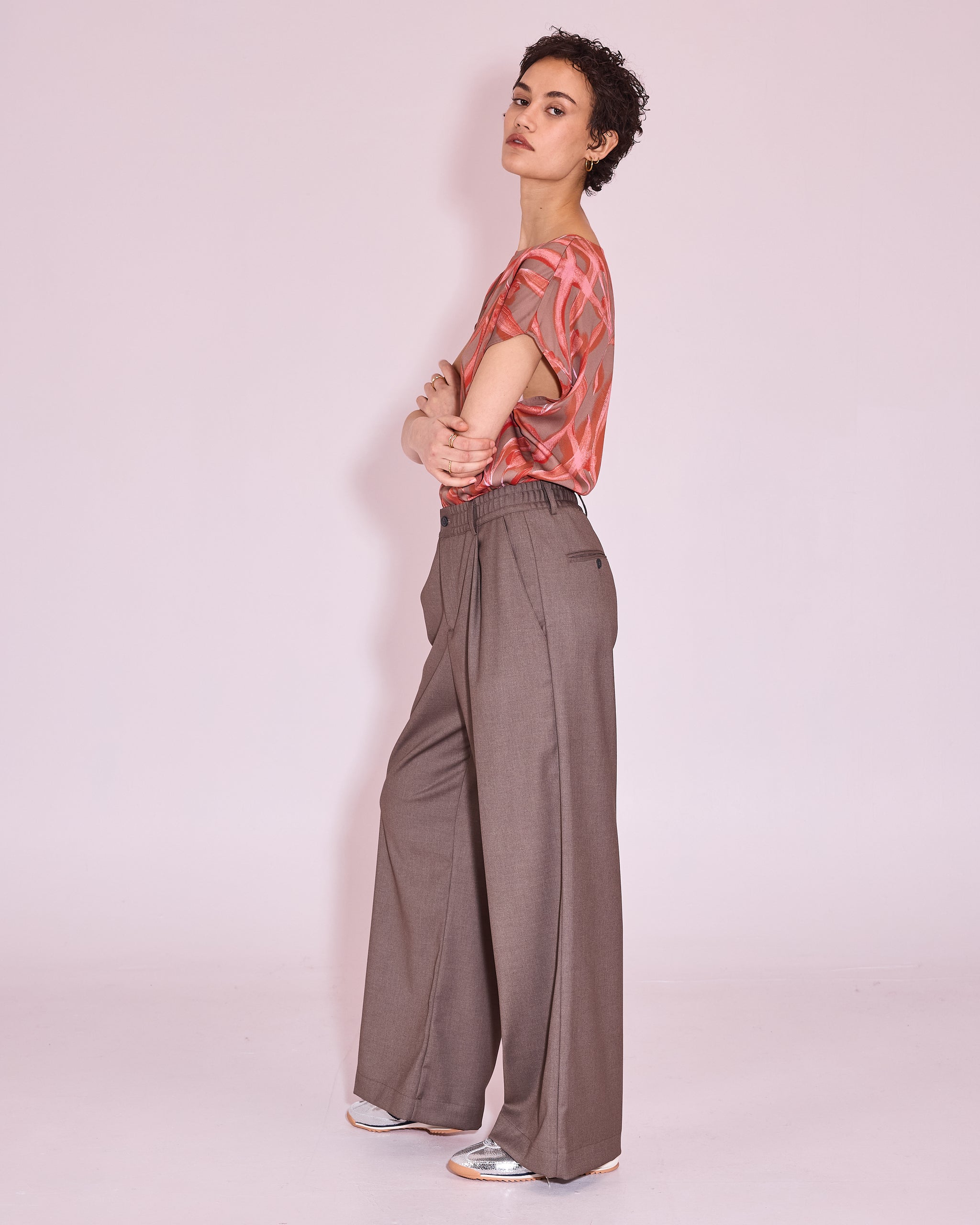 Janie top in red leaves