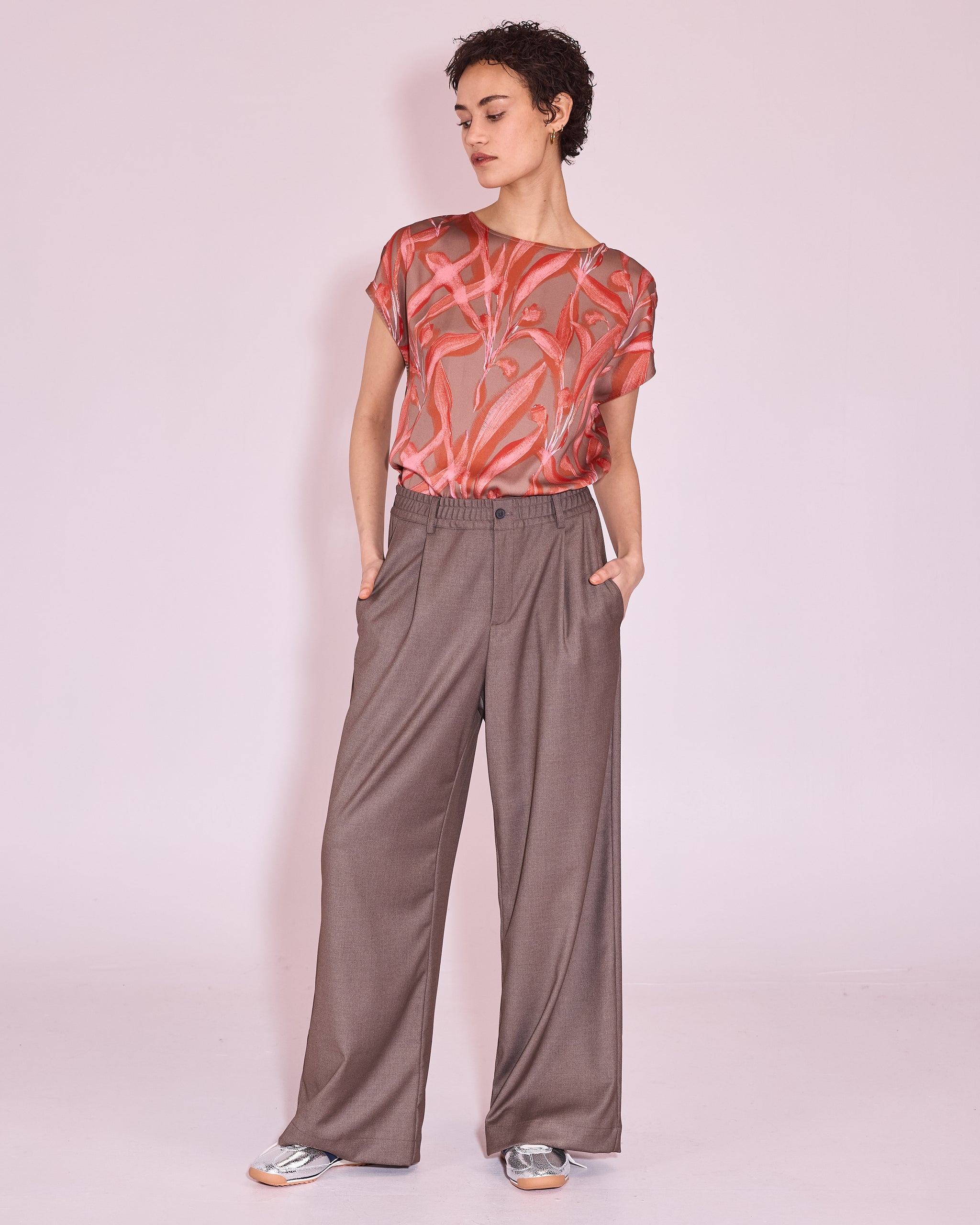 Janie top in red leaves