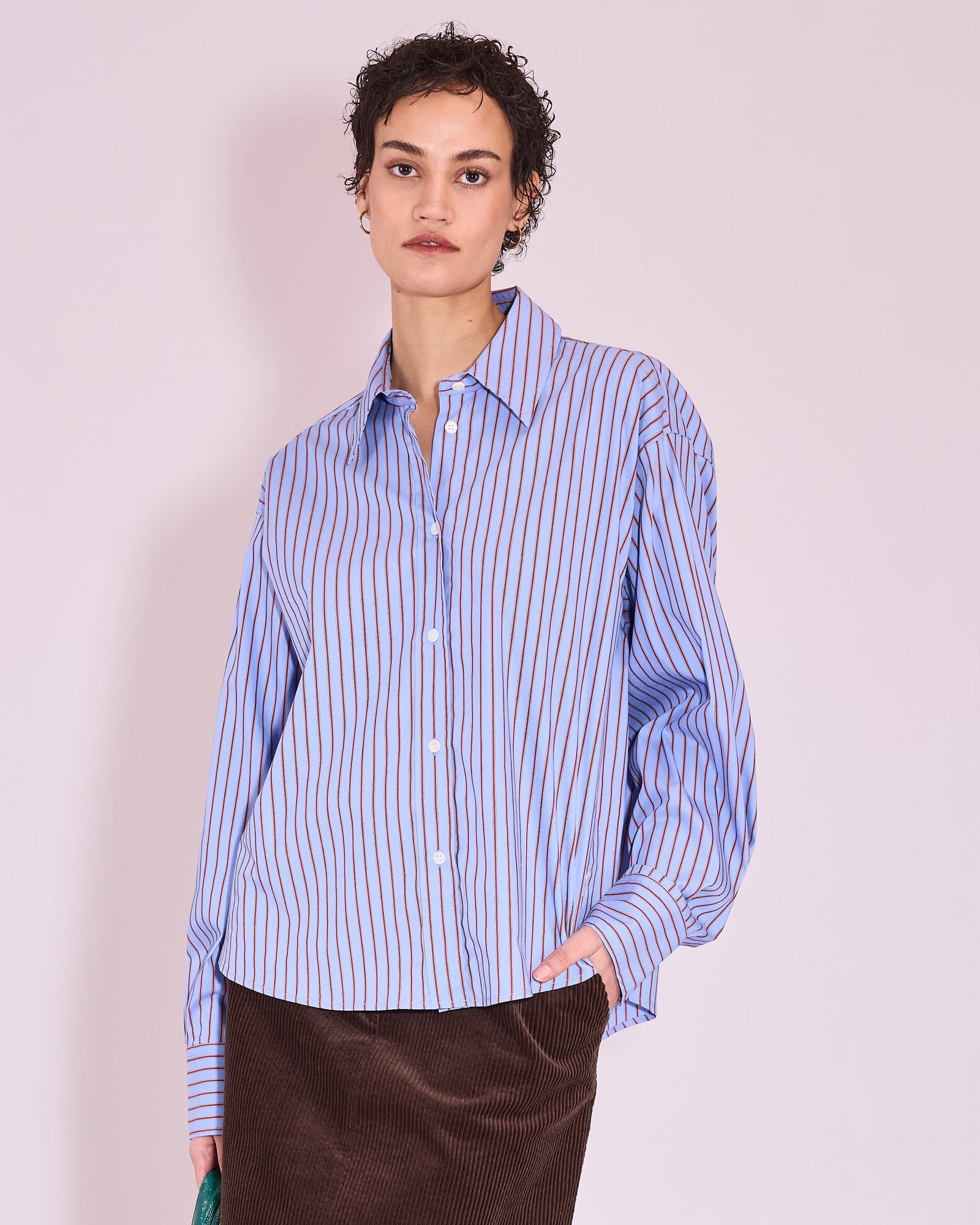 Hermine shirt in cornflower blue / red