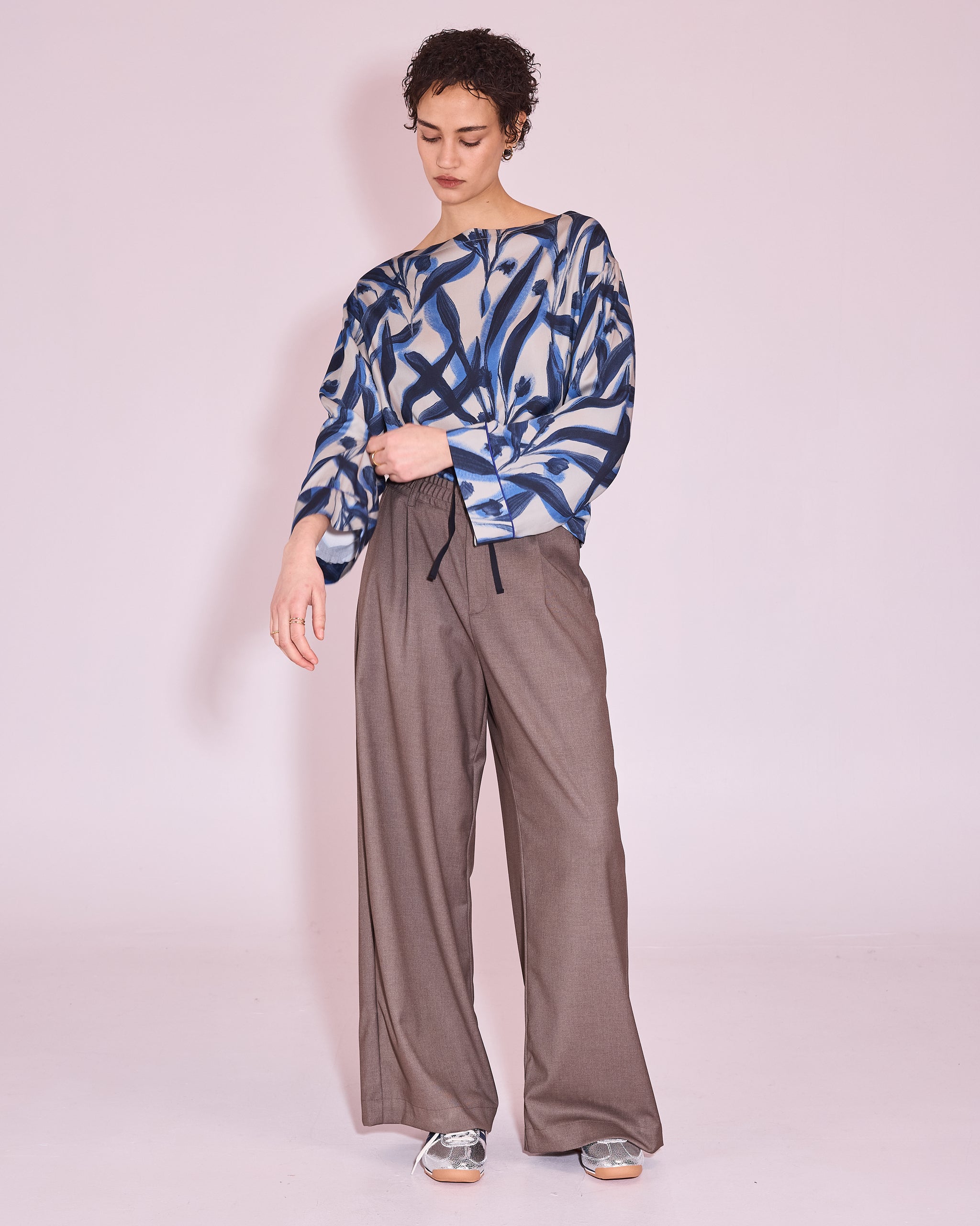 Jane blouse in blue leaves