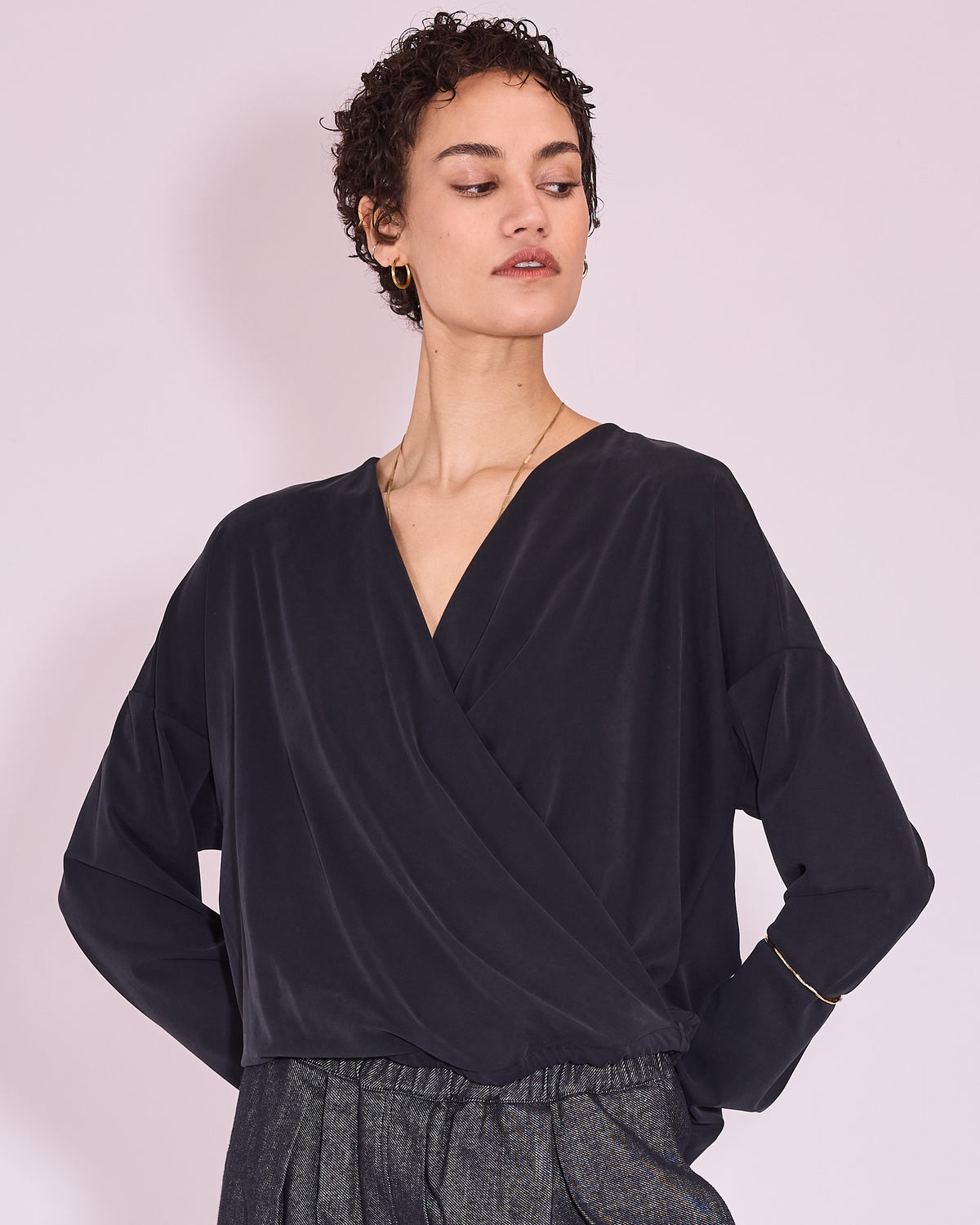 Jocelyn blouse in off-black