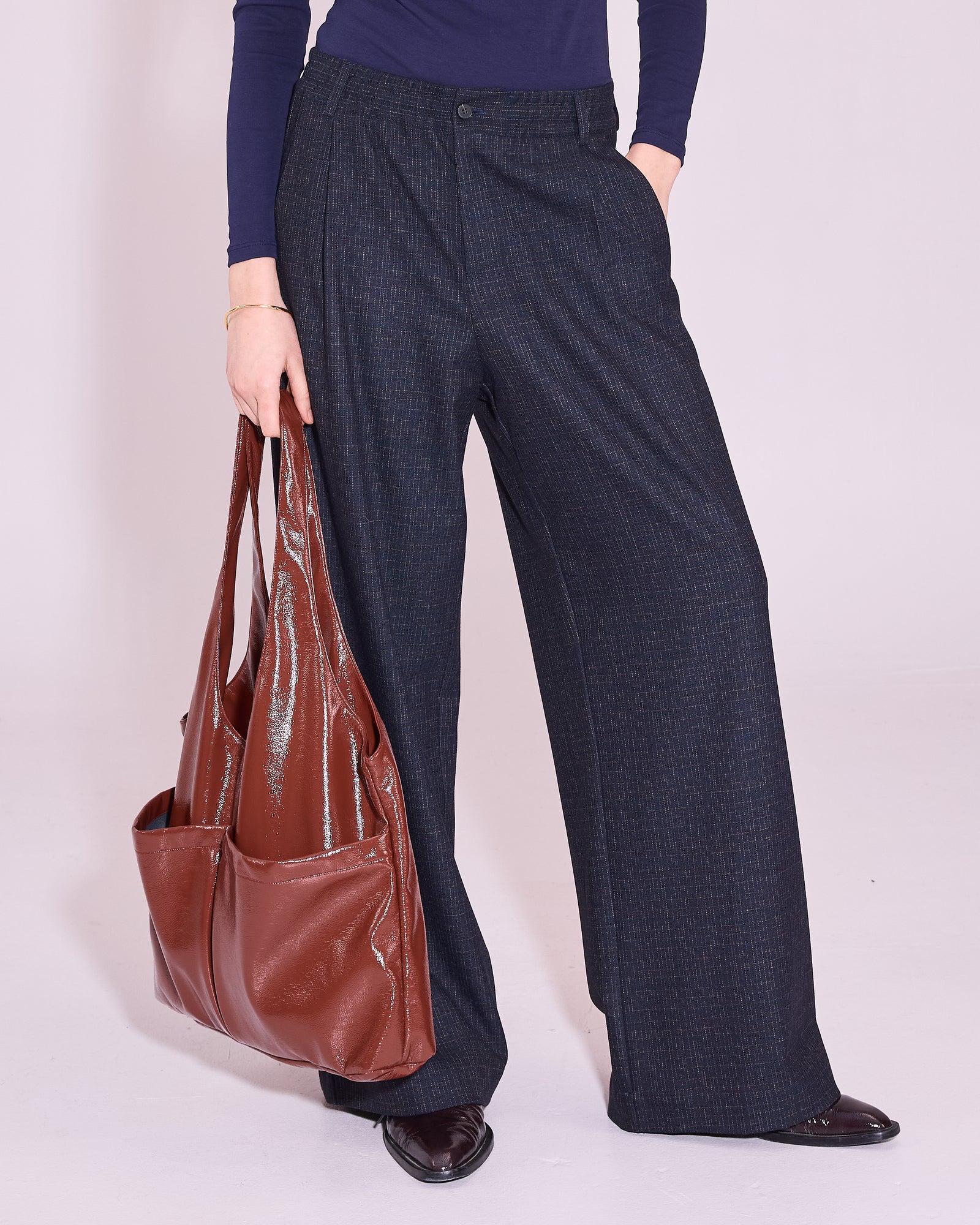 Jac handtas in maroon faux leather