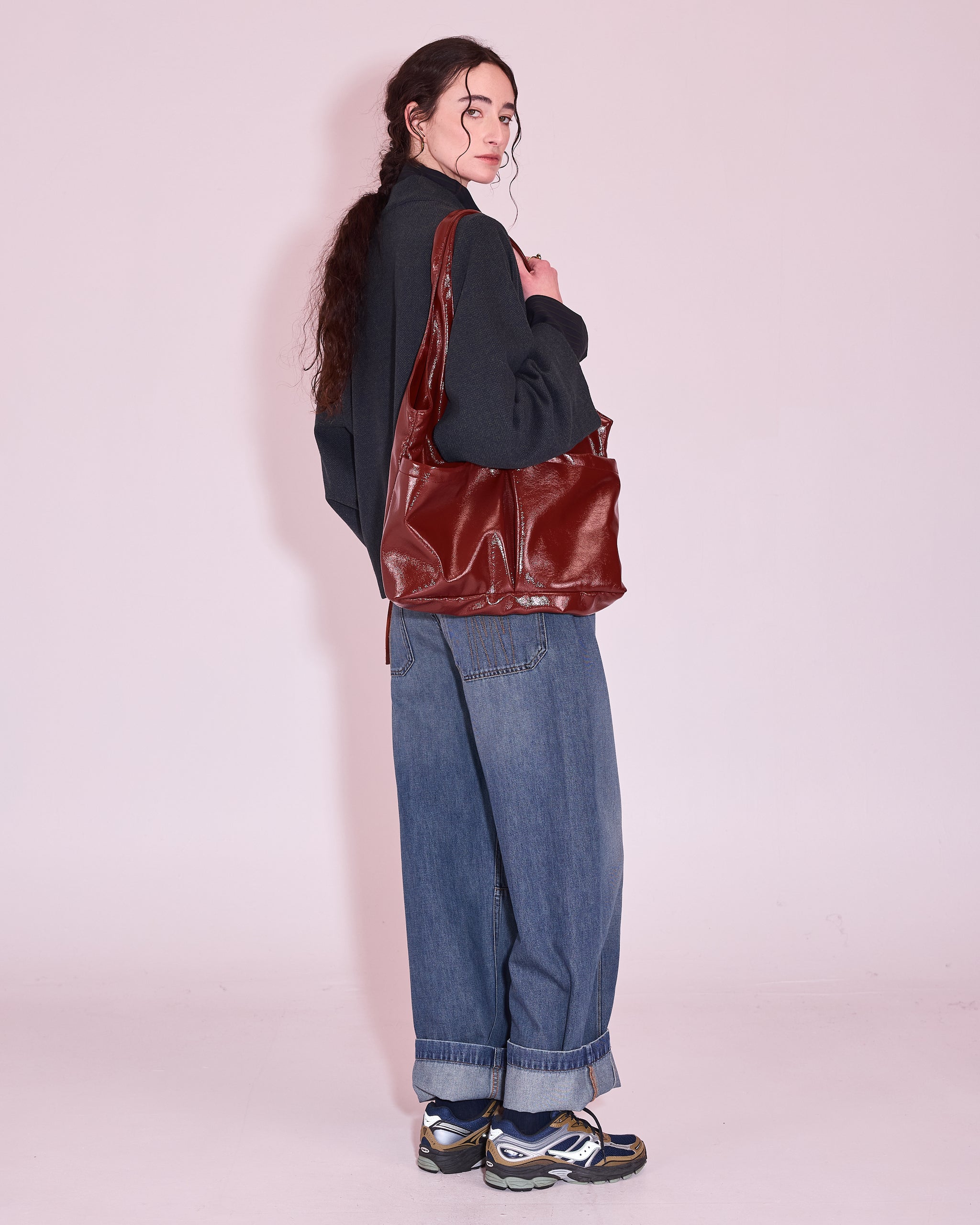 Jac handtas in maroon faux leather