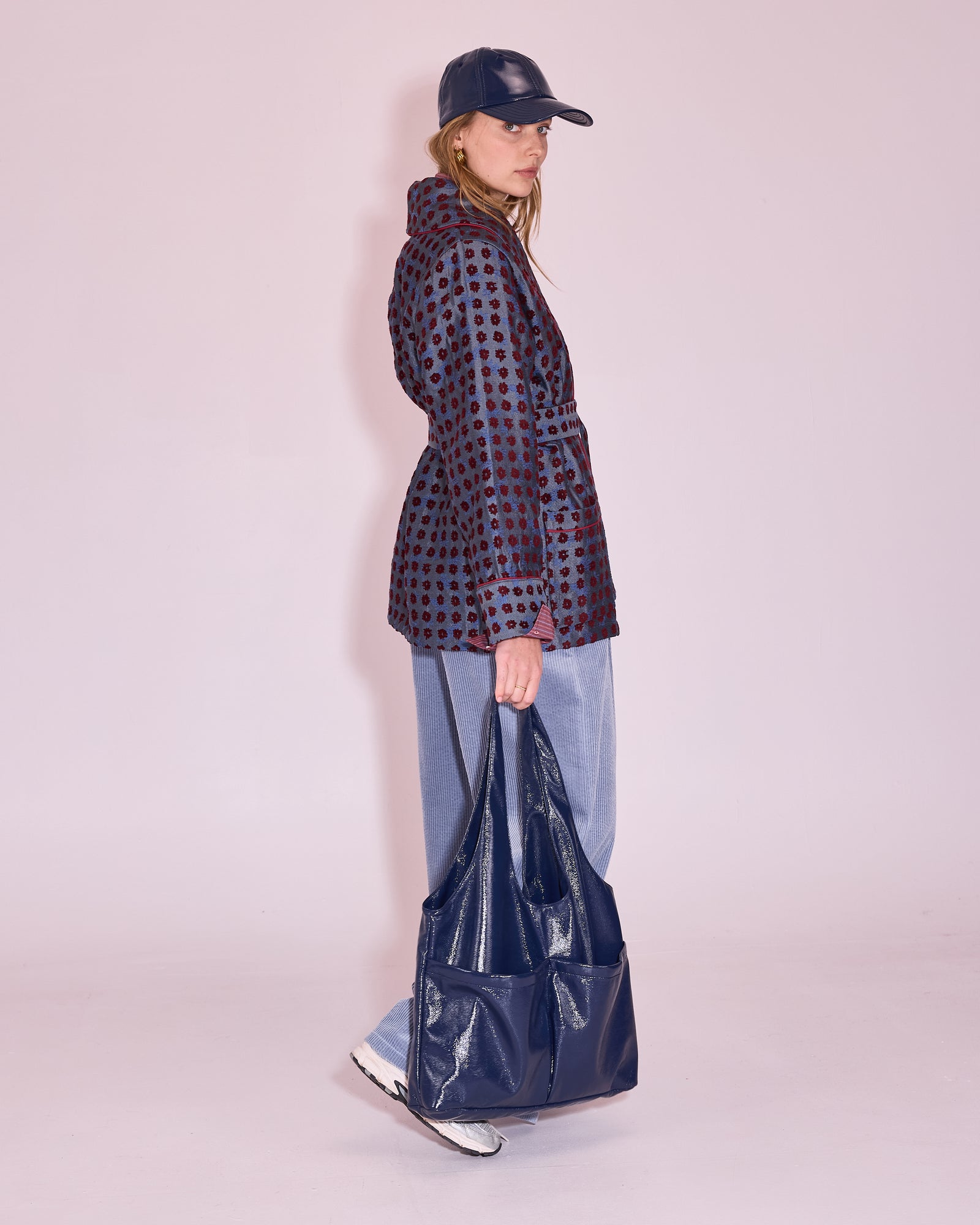 Jac handtas in academy blue faux leather