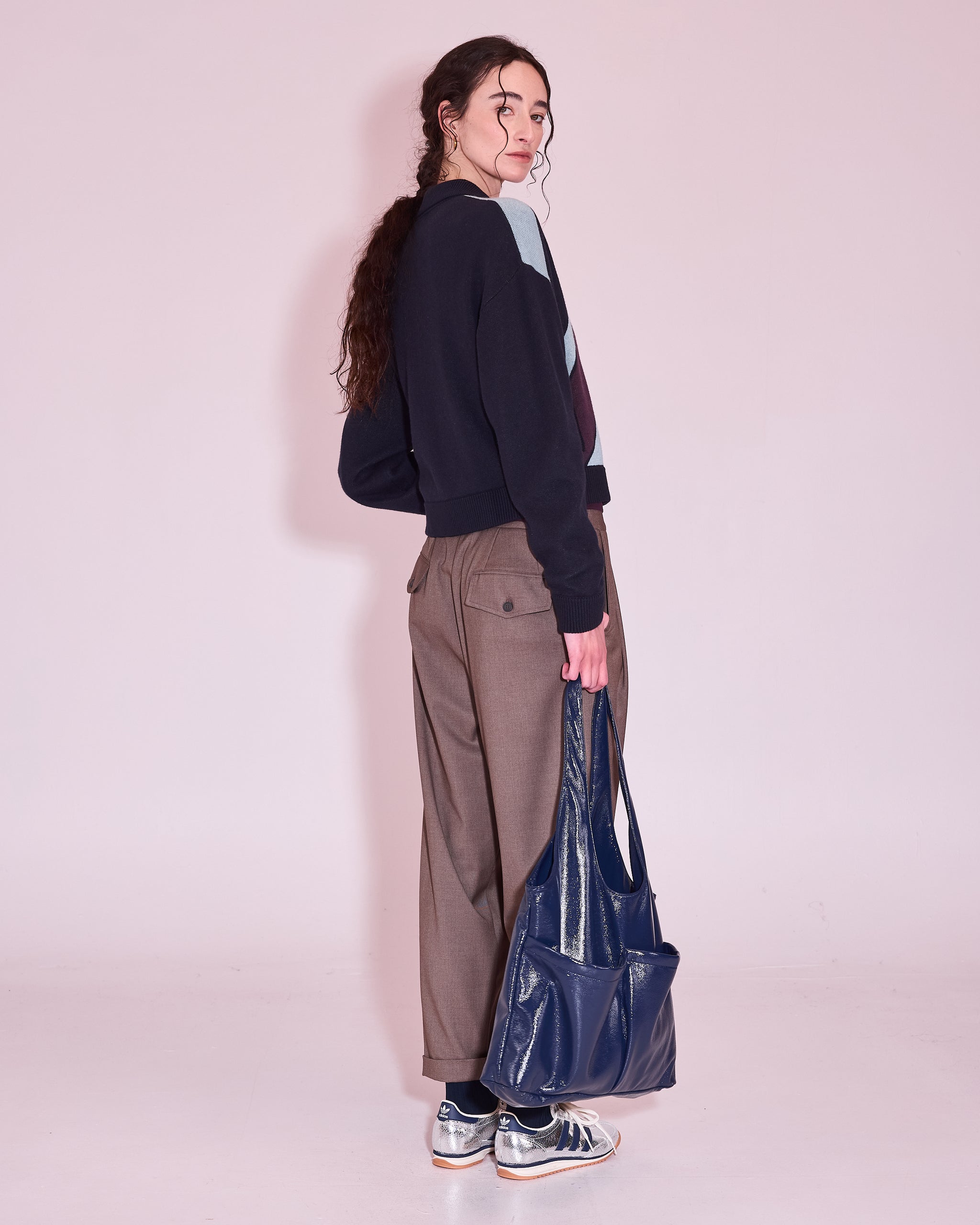Jac handtas in academy blue faux leather