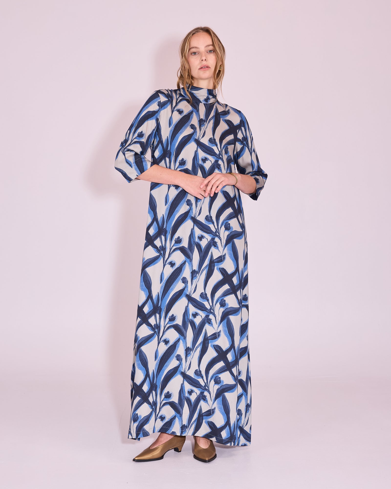 Jackie dress in blue leaves