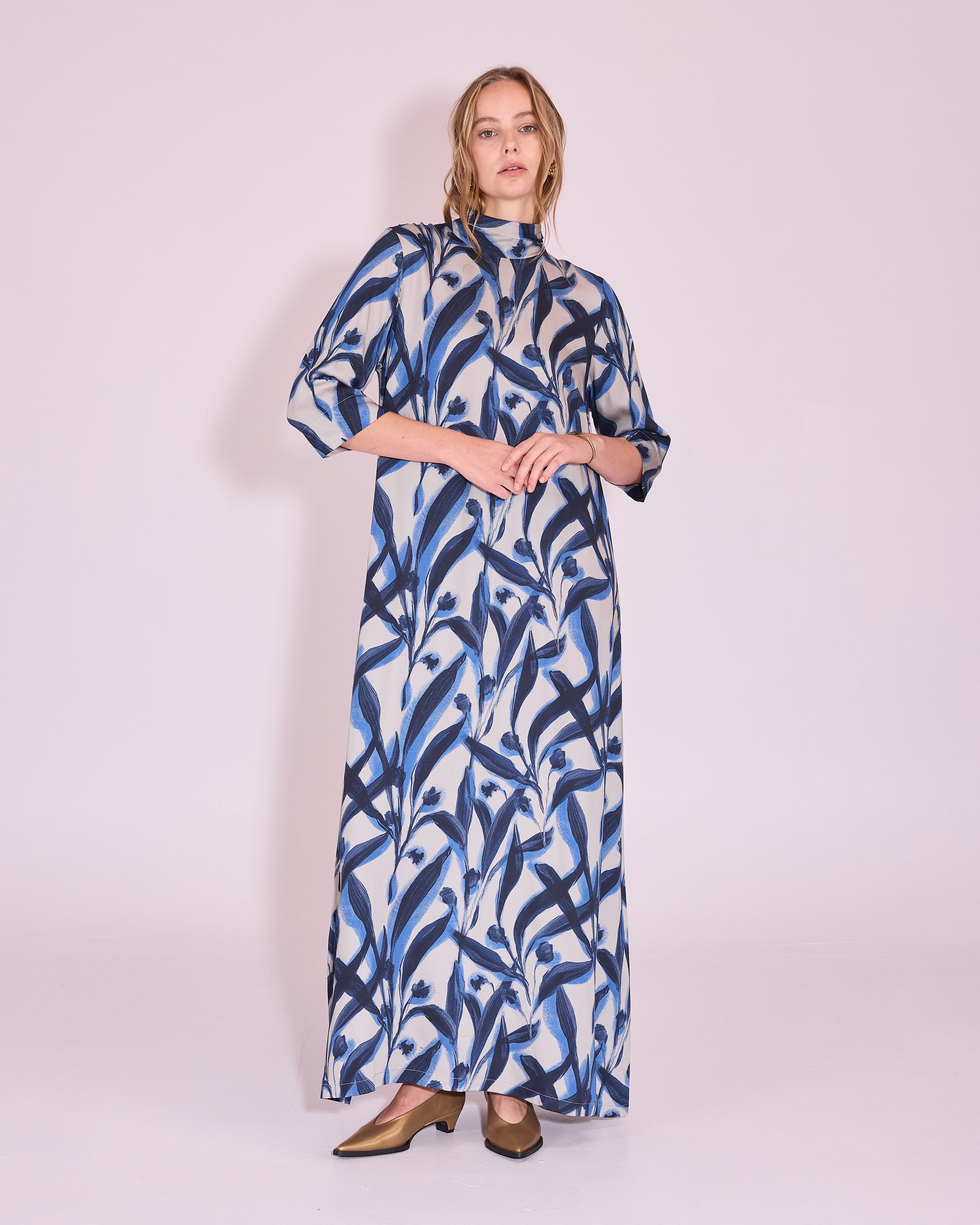 Jackie dress in blue leaves