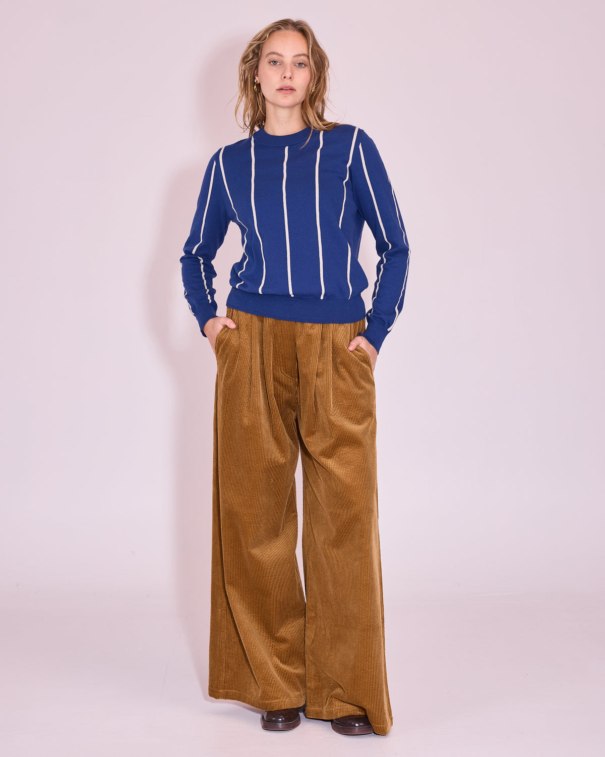 NVW26K013X-J7000-551-WB.jpg