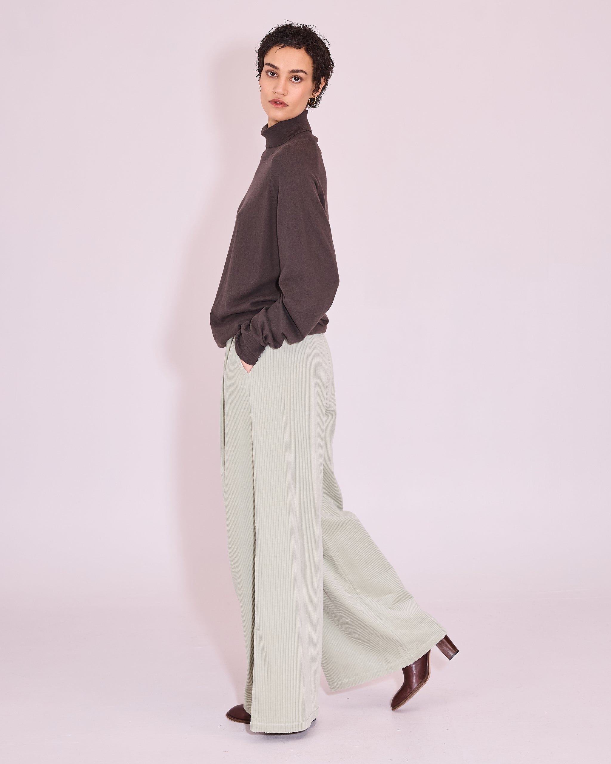 NVW26K015X-J7000-785-WB.jpg