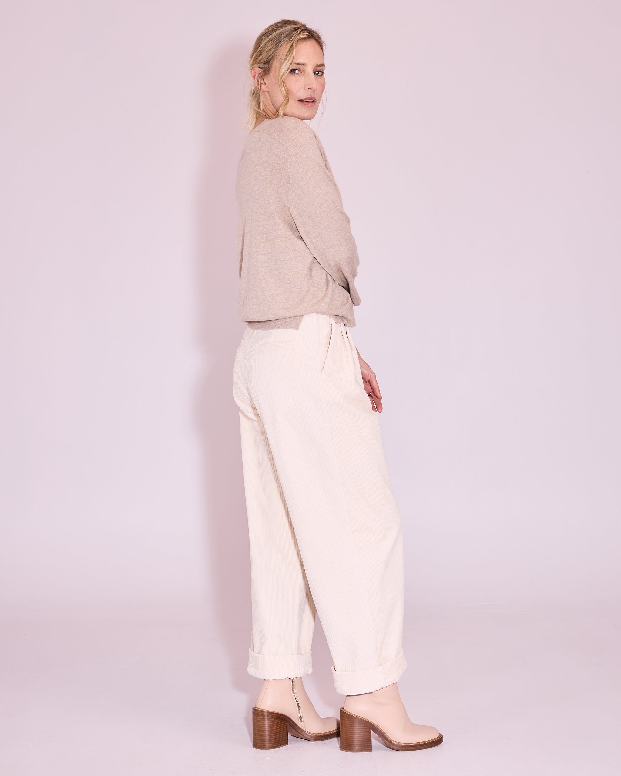 Jadara knitted sweater in sand