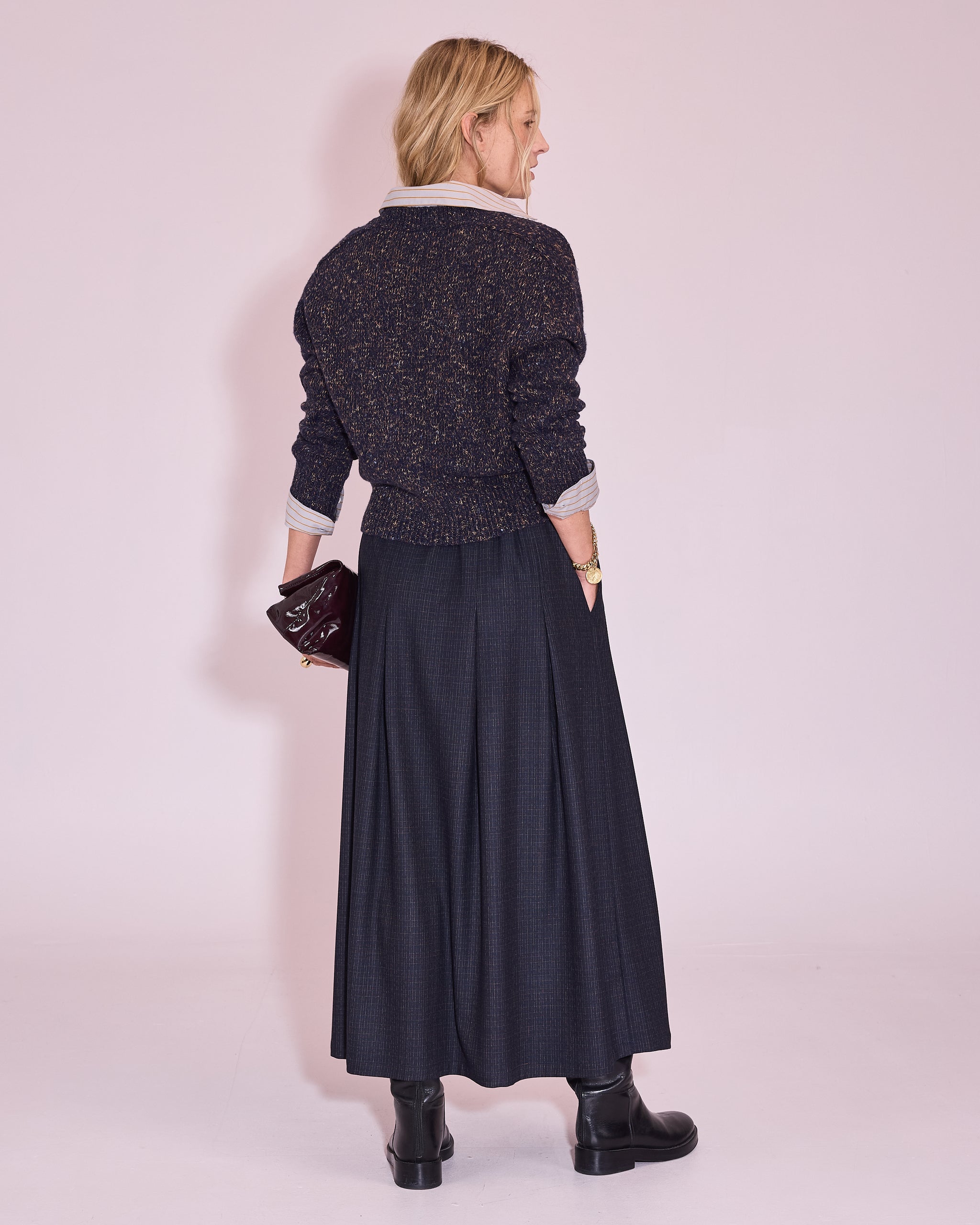 Jerevan knitted jumper in midnight blue / amber