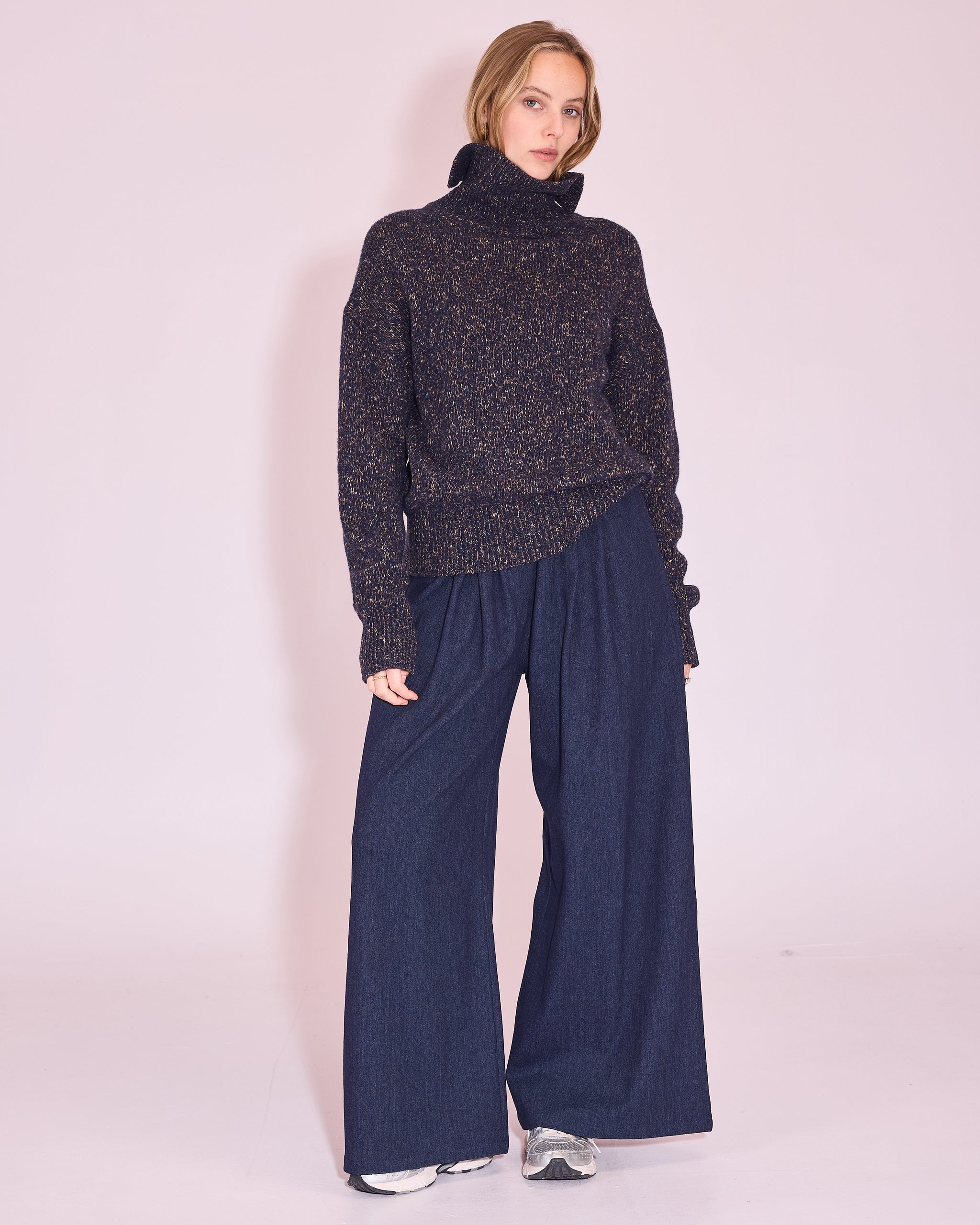 Joure trui in midnight blue / amber