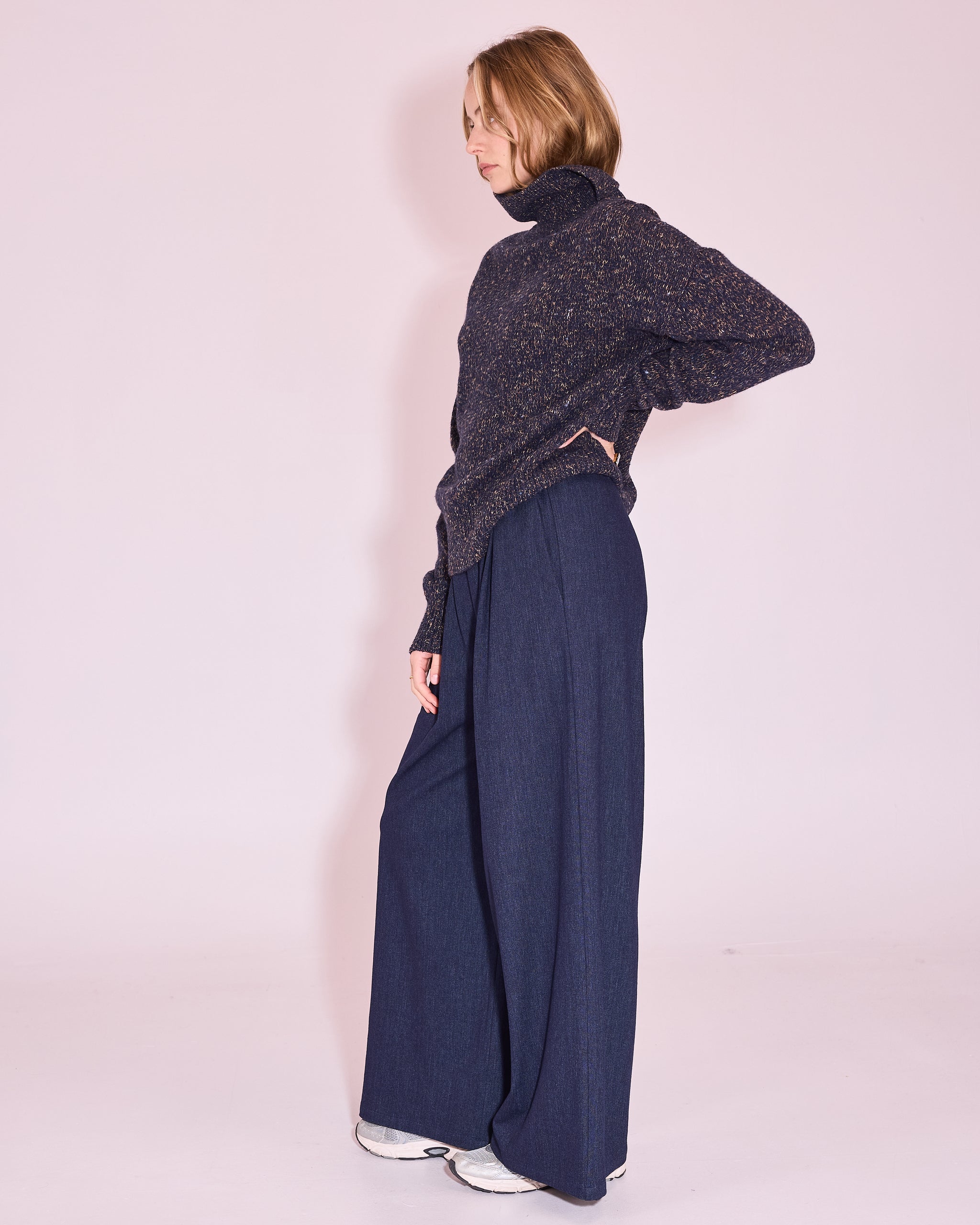 Joure trui in midnight blue / amber