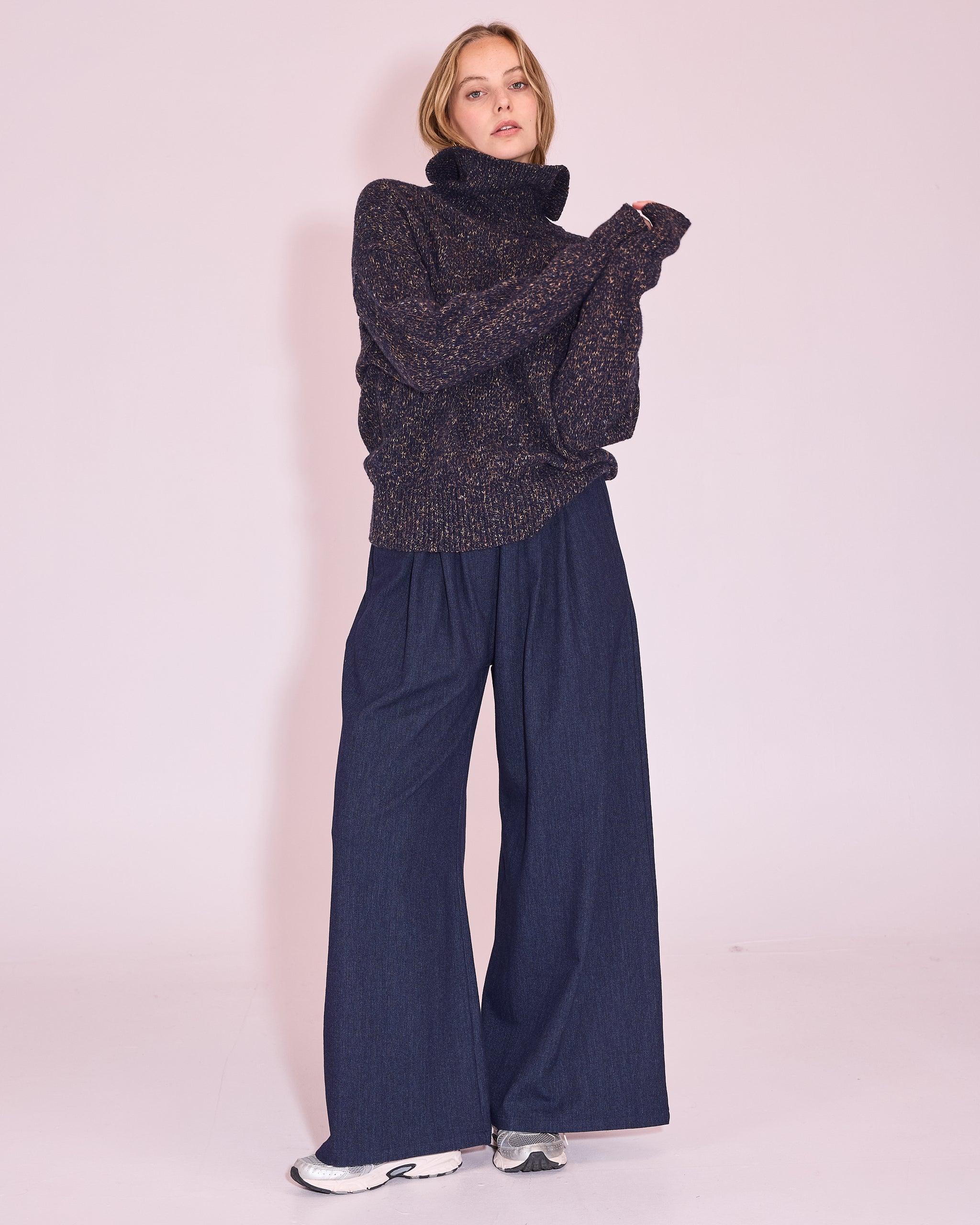 Joure trui in midnight blue / amber
