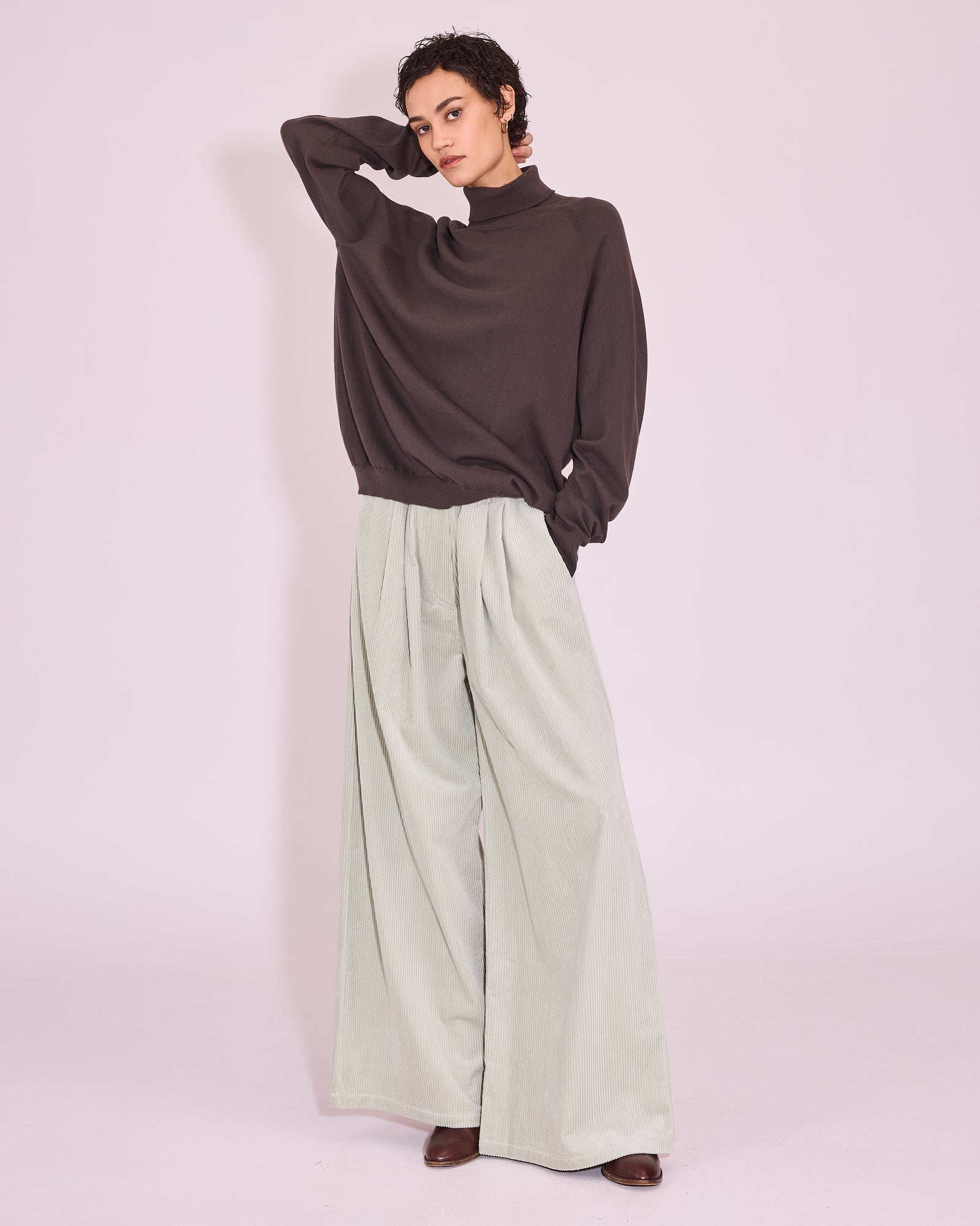 NVW26P023X-J2200-610-WB.jpg