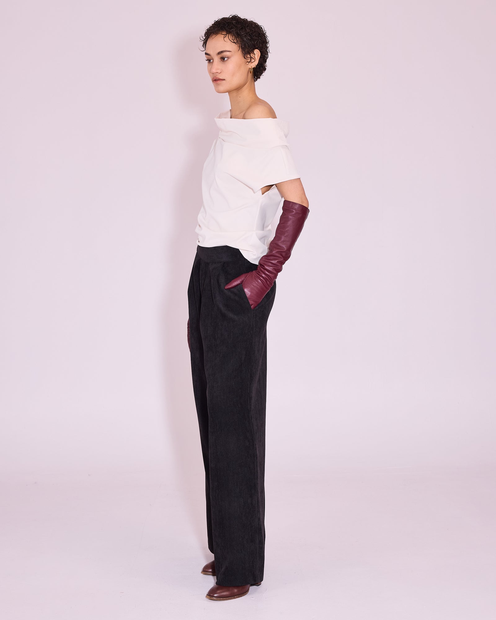 Egbert trousers in black