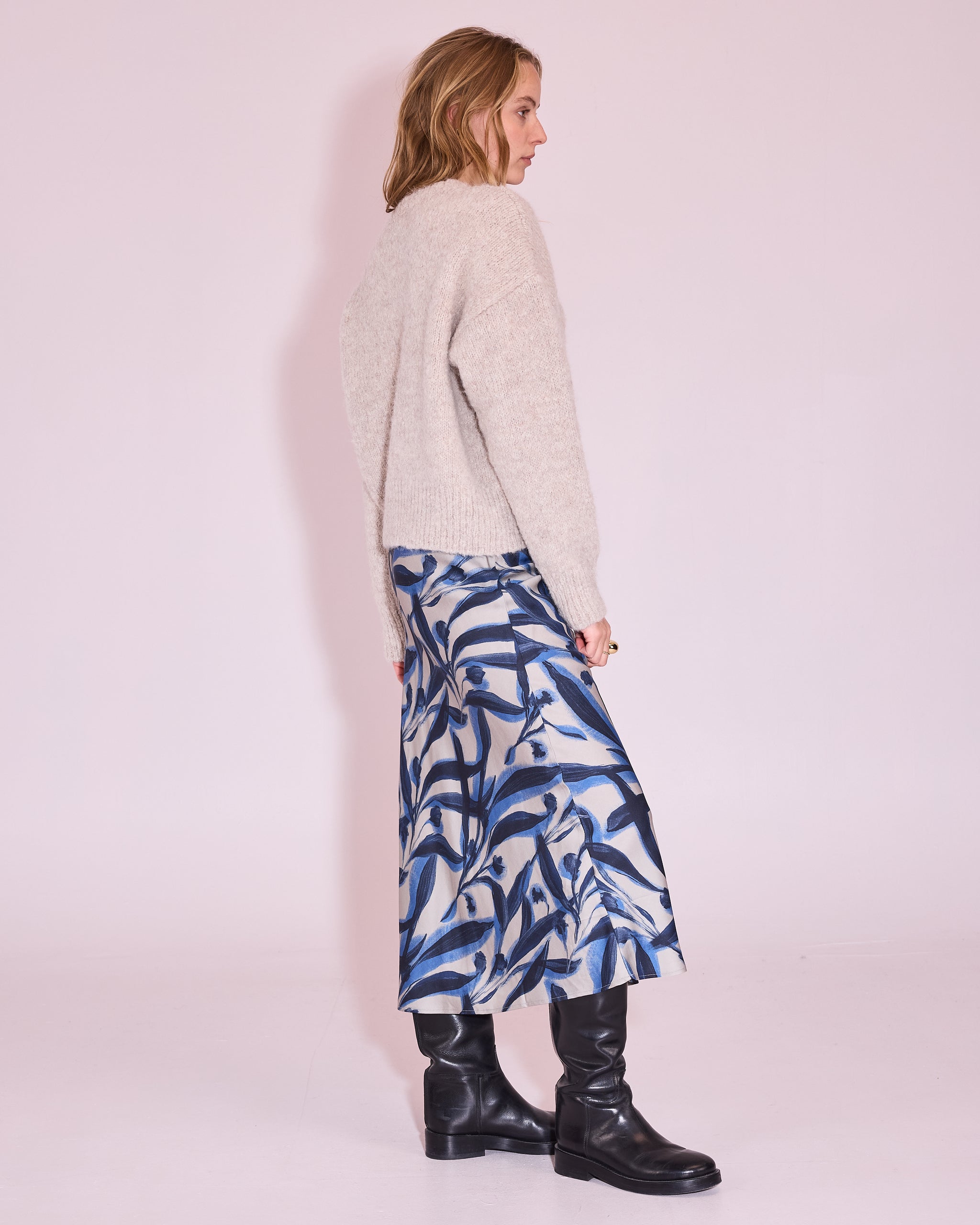 Hinda skirt in blue leaves