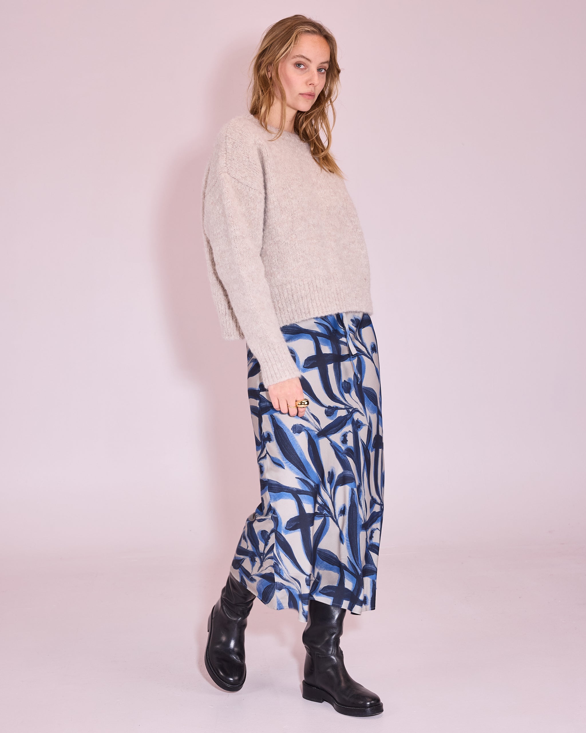 Hinda skirt in blue leaves