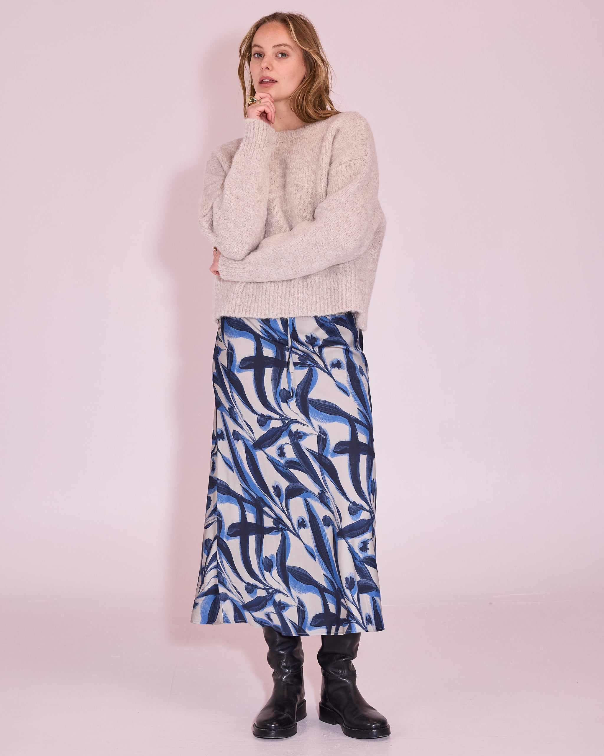 Hinda skirt in blue leaves