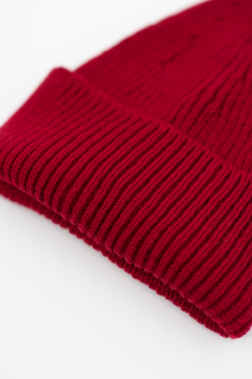 Wons red ribbed beanie