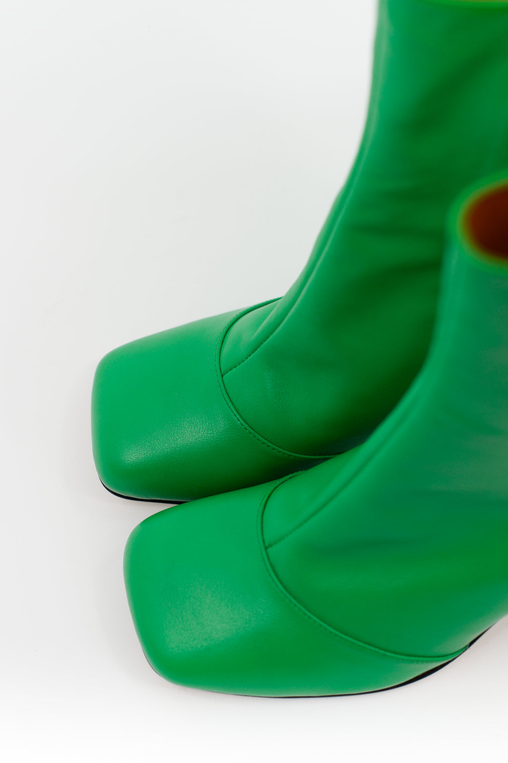 Eames birght green ankle booth