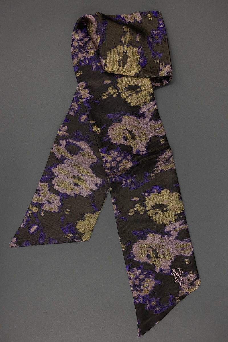 Girsa sjaaltje in violet blossom jacquard