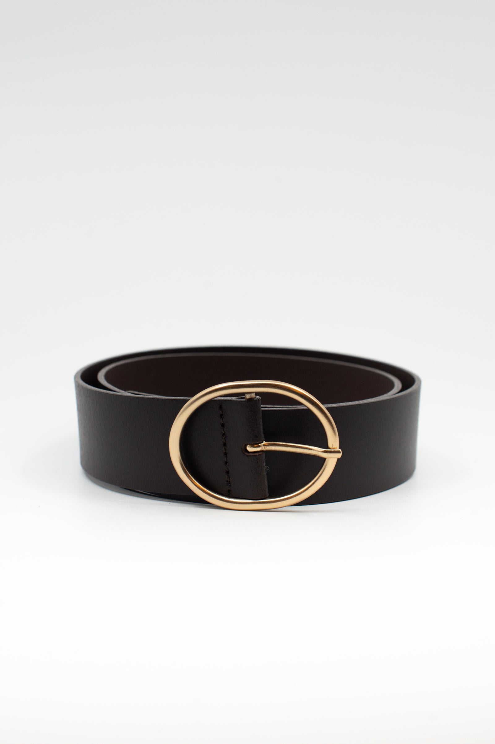 Brown oval buckle belt