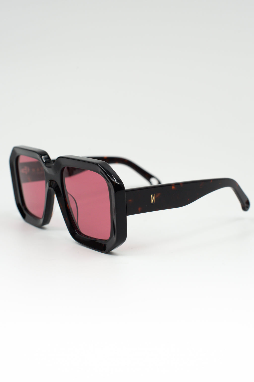 Onassis sunglasses in dark tortoise / cherry