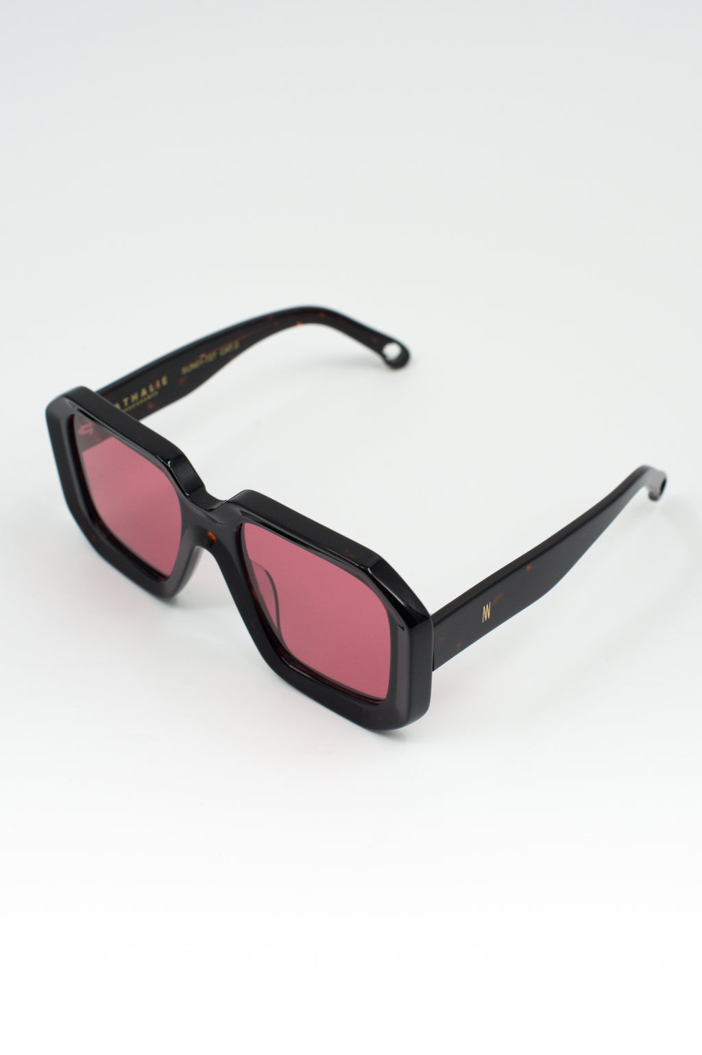 Onassis sunglasses in dark tortoise / cherry
