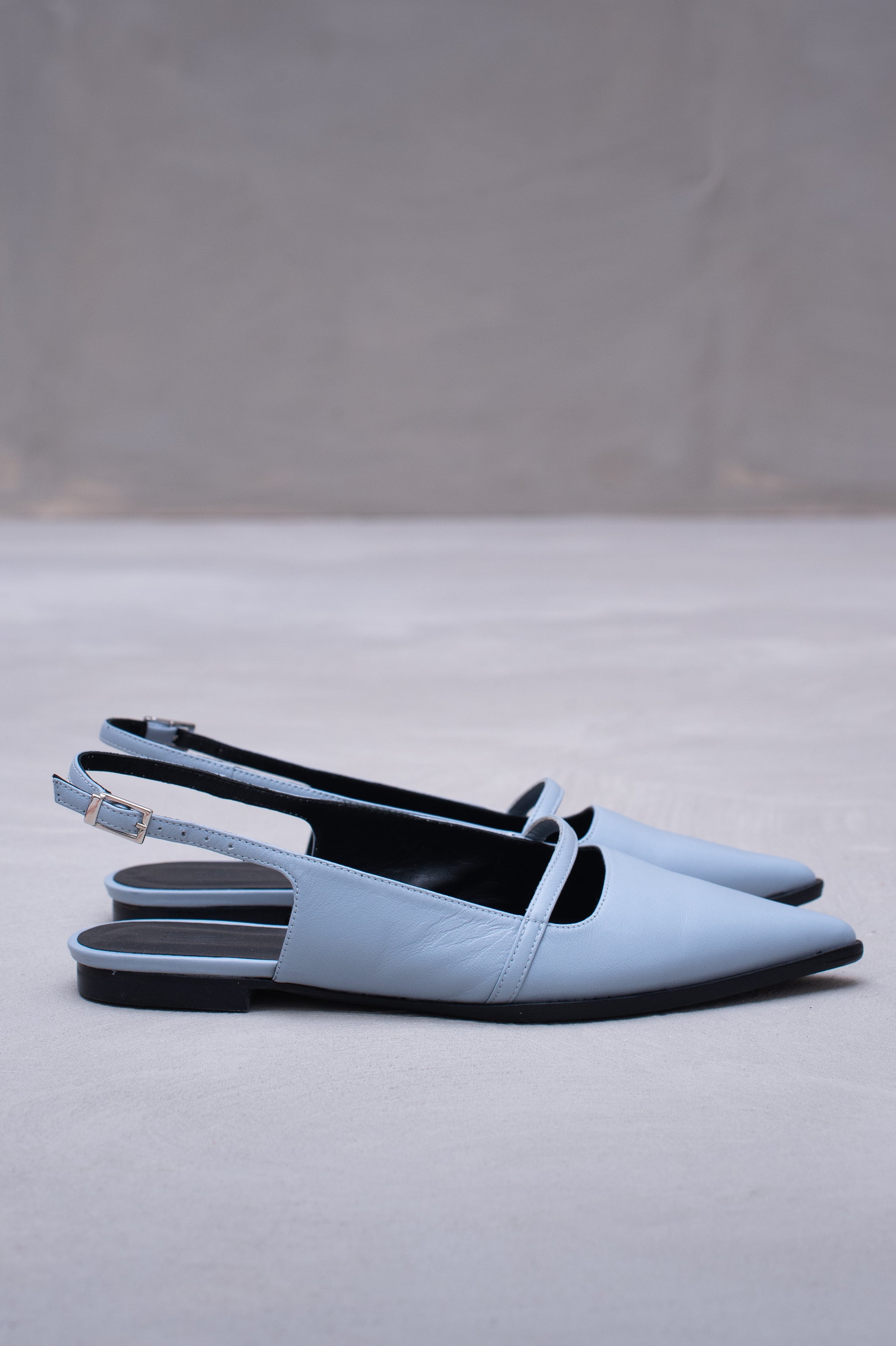 Dallie slingback in dusk blue