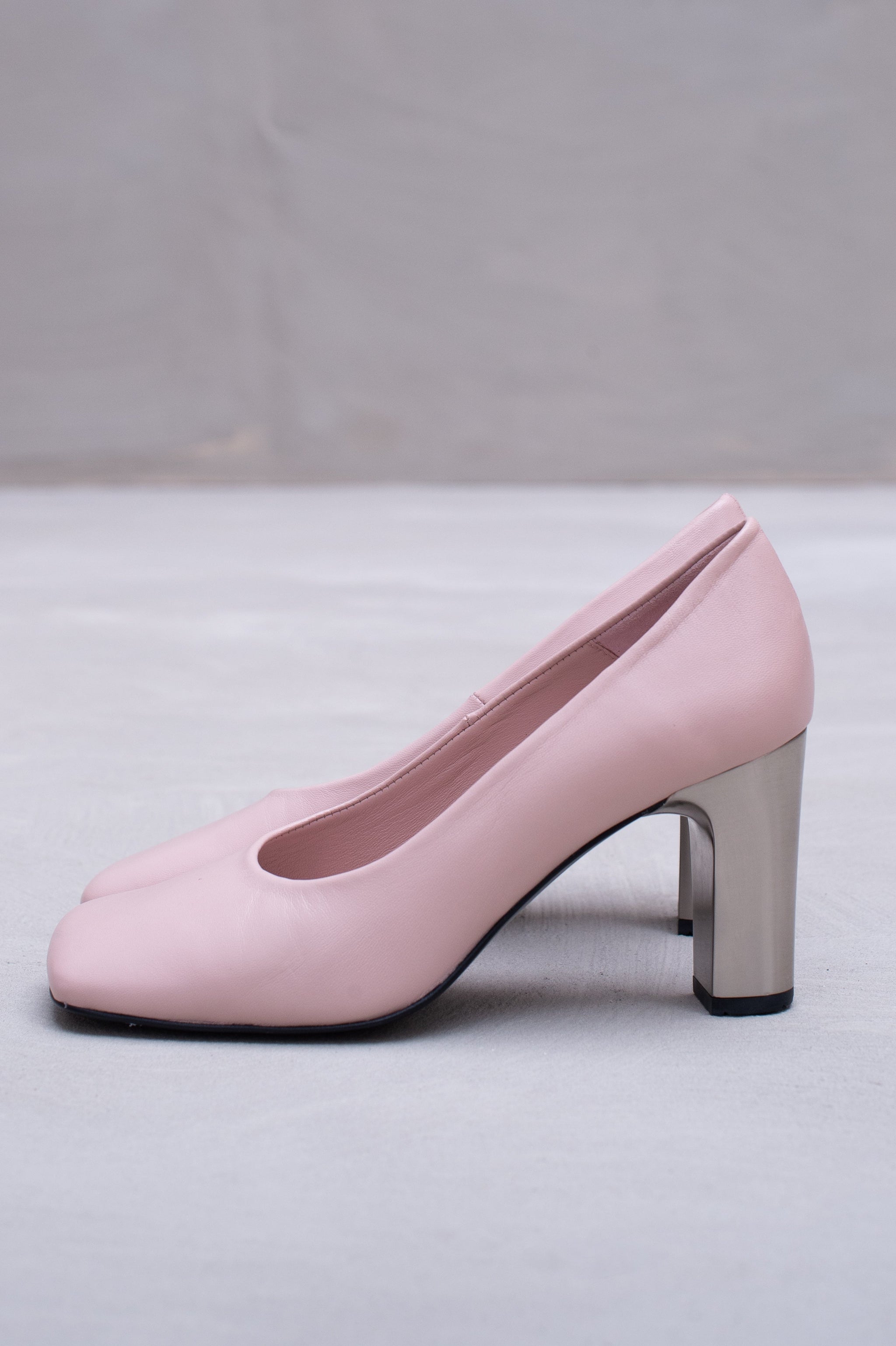 Flume pump in cameo rose