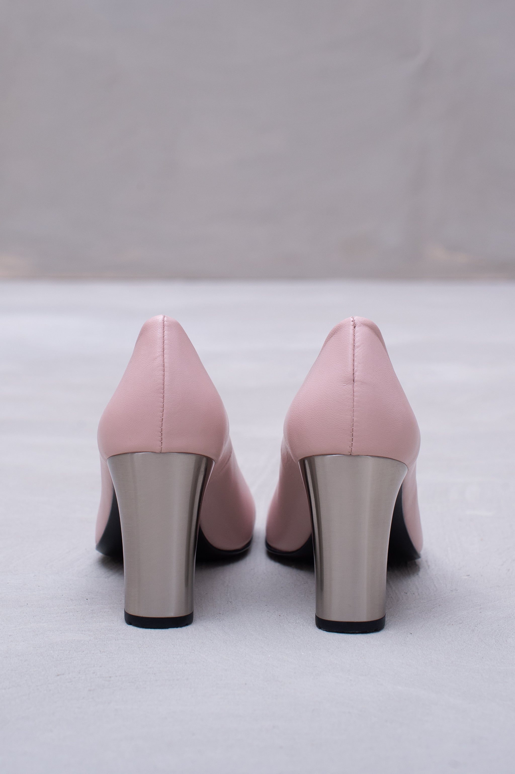 Flume pump in cameo rose