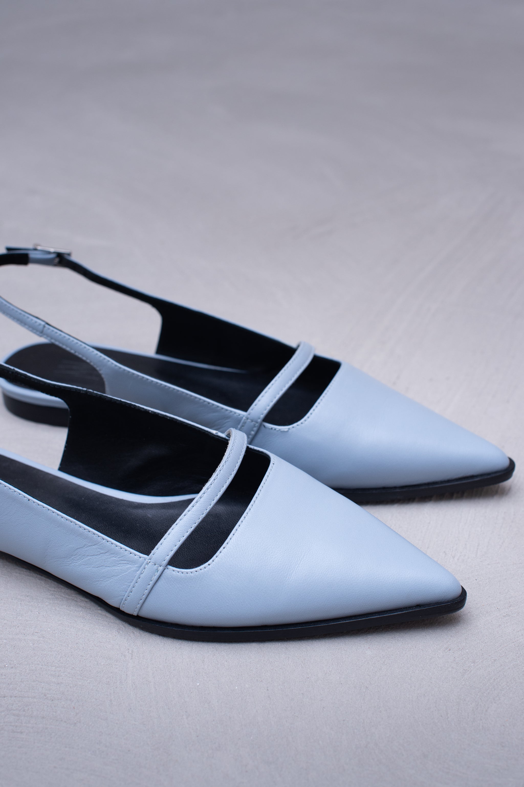 Dallie slingback in dusk blue