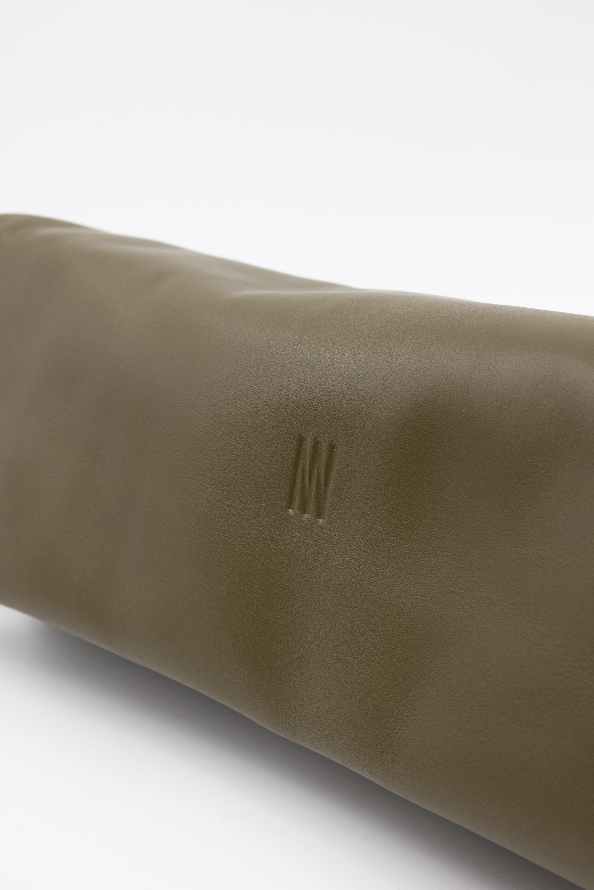 Gennaro handtas in olive