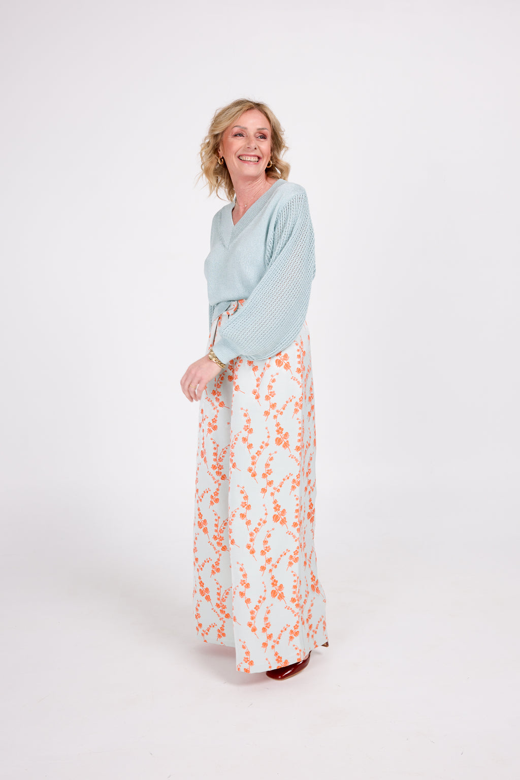 Donny trousers in ice blue flower jacquard